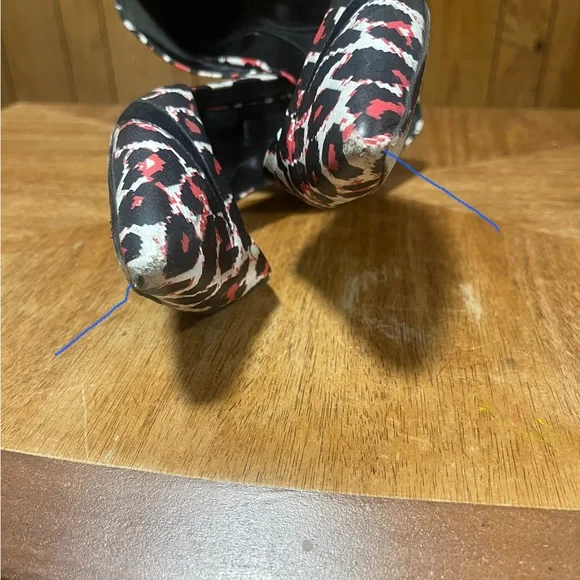 Alexander McQueen Tricolor Pixel Print Leather Lex D" Orsay Pumps - Picture 11 of 15